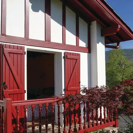 Holiday Anhaux With Fireplace I Saint-Jean-Pied-de-Port